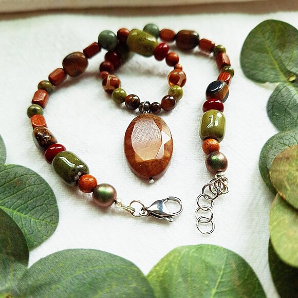 Boho Multi Stone Beaded Choker, 70s Earthy Pendant Choker, Witchy Woodland - Picture 6 of 9